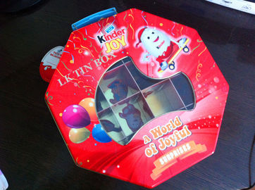중국 Octangle Divder 안쪽에와 Pvc 창을 가진 포장 금속 주석 상자 Ferrero 더 친절한 기쁨 장난감 협력 업체
